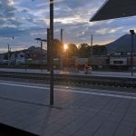 Mit dem richtigen Equipment hast du Zeit den Sonnenaufgang im Zug zu genießen